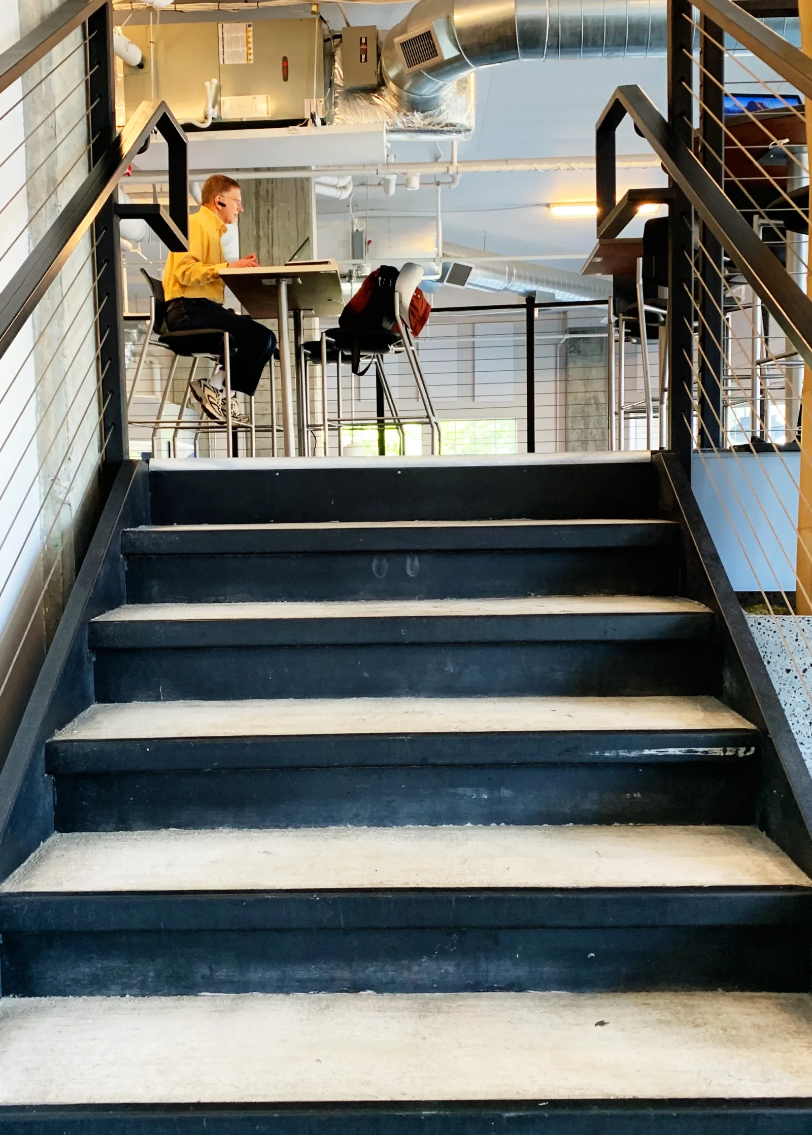 Mezzanine level workspace